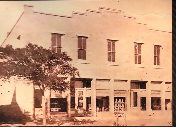 820 Main St, Kerrville, TX 78028